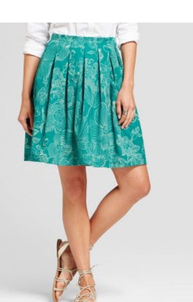 Isani for target Green pleated  skirt
